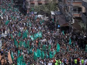 Gazze'de seçimlerin ertelenmesi kararı protesto edildi