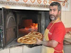 300 derece fırın sıcaklığının önünde oruç tutuyorlar