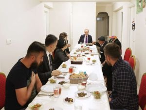 Cumhurbaşkanı Erdoğan iftarda hayvancılıkla uğraşan aileye misafir oldu