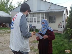 Yetimler Vakfı Van'da bayram öncesi yetimleri sevindirdi