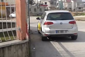 Doktorun aracına tehdit notu bırakıldı