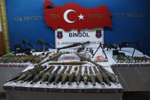 Bingöl'de PKK'ya ait çok sayıda mühimmat ele geçirildi