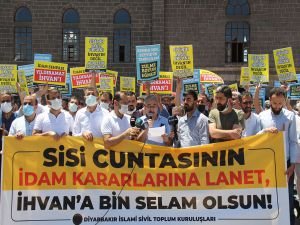 Mısır'da İhvan liderlerine yönelik idam kararları Diyarbakır'da tel'İn edildi