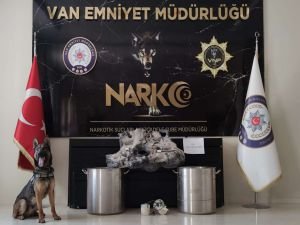 Van'da 68 kilogram likit uyuşturucu ele geçirildi