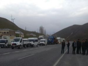 Köprü altına patlayıcı tuzaklandı