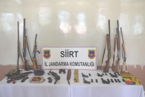 Siirt’te bir eve yapılan baskında mühimmat ele geçirildi