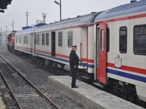 Adana-Mersin-Adana bölgesel tren seferleri yeniden başladı