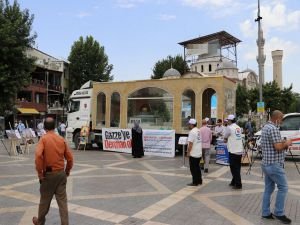 ​Minia Kudüs tırına Malatyalılardan yoğun ilgi