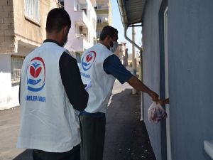 Yetimler Vakfı Diyarbakır'da binlerce aileye kurban eti dağıttı