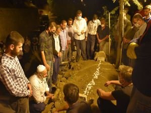 Vefat eden HÜDA PAR Bitlis İl Başkanı Celal Gül dualarla defnedildi