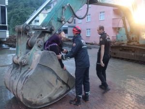 Kastamonu'daki selde hayatını kaybedenlerin sayısı 9'a yükseldi