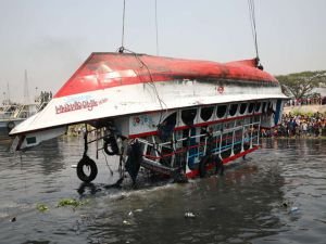 Bangladeş'te gemi kazası: 21 ölü