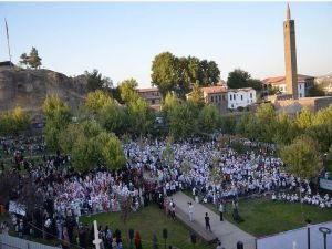 Pazar günü “Hayat Namazla Güzeldir” programının finali Diyarbakır’da yapılacak