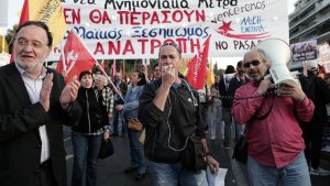 Yunanistan'dan 'Kemer Sıkma' protestosu