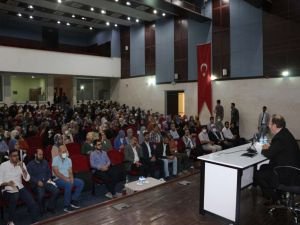 Yusuf Kaplan: "Mevcut eğitim sistemi çocukları inancına ve toplumuna yabancılaştırıyor"