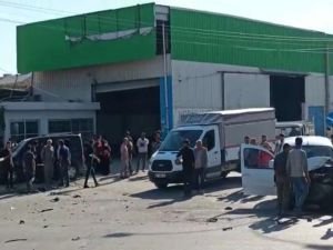 Adana'da meydana gelen trafik kazasında biri bebek 10 kişi yaralandı