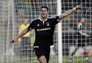 Mario Gomez yeniden Bundesliga'da!