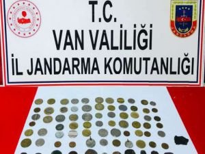 Van'da 76 adet sikke ele geçirildi