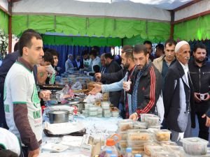 Batman Umut Kervanı yetim ve muhtaçların yararına kermes düzenliyor