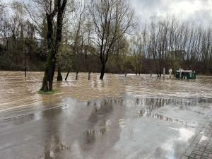 Bartın'da yağış taşkına neden oldu: 8 köy yolu ulaşıma kapandı