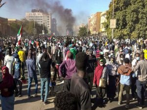 Sudan'da sivil yönetim talebiyle kitlesel gösteriler sürüyor