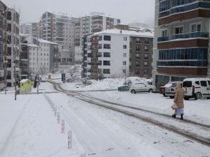 FTR Uzmanı Dr. Sezen’den karlı ve buzlu yollarda yürürken dikkat uyarısı