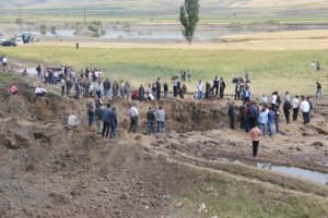 PKK patlayıcı yüklü kamyonlarla köylüleri öldürüyor