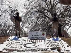 Hakkâri'de PKK'ya ait silah ve mühimmat ele geçirildi