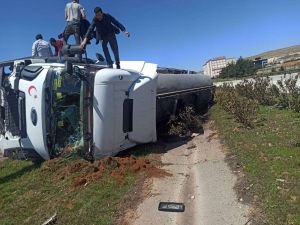 Gaziantep’te tır devrildi: 2 yaralı