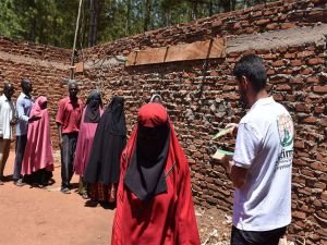 Fransa Yetim Eli’nden Uganda’da ihtiyaç sahiplerine nakdi yardım