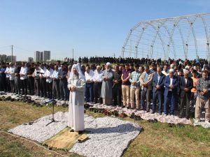 Diyarbakır'da eller yağmur duası için semaya açıldı