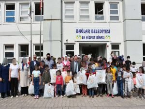 Diyarbakır'da ihtiyaç sahibi çocuklar giydirildi