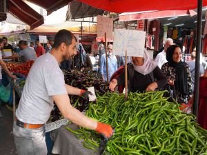 Havaların ısınmasıyla sebze fiyatları düştü