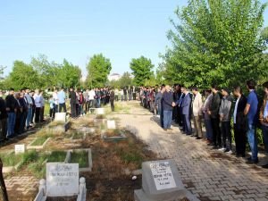 Şehid Yasin Börü ve arkadaşları kabirleri başında anıldı