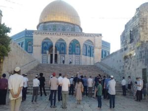 Siyonist işgalcilerden Mescid-i Aksa'ya baskın