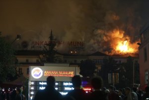 Numune Hastanesi yanıyor!