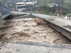 Pakistan'da meydana gelen sel ve heyelanda 7 kişi öldü