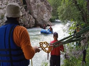 Akıntıya kapılan sağlıkçıyı arama çalışmaları 10'uncu gününde