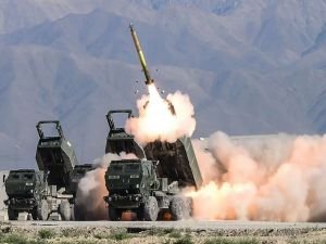 Amerikan yapımı Himars çok namlulu roketatar sistemleri Ukrayna’ya teslim edildi