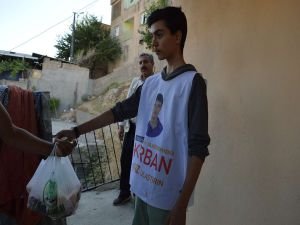 Şehid Yasin Börü ve arkadaşlarının anısına ihtiyaç sahiplerine kurban eti ulaştırıldı