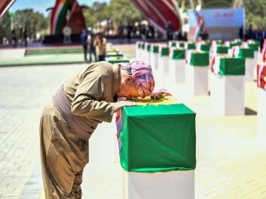 Baas rejimi tarafından katledilen 100 masum Kürd, 39 yıl sonra memleketlerinde defnedildi