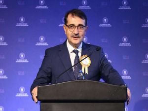 Bakan Dönmez: Sevkiyat programlarına uyulduğu takdirde doğal gazda kışın sıkıntı yaşamayacağız