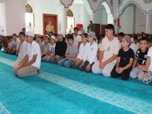 Çocuklar namaz ile tanışmanın sevincini yaşadı