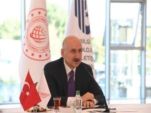 Bakan Karaismailoğlu, haberleşme sektörünün temsilcileriyle görüştü