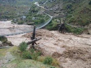 Nepal'de meydana gelen sel ve heyelanlarda 33 kişi öldü