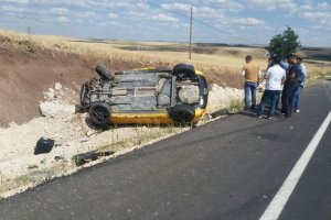 Araç takla attı:1 yaralı