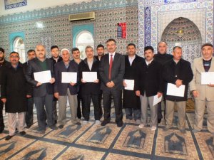 İmam  ve öğretici kursiyerlere başarı belgesi verildi