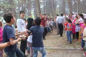 Suriyeli çocuklar 'Kardeşlik Köprüsü'nde buluştu
