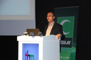 “İnternet zaman ve mekân algımızı değiştirdi”