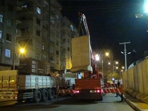 Müze olacak Diyarbakır E Tipi Cezaevi’nin etrafındaki bloklar kaldırılmaya başlandı